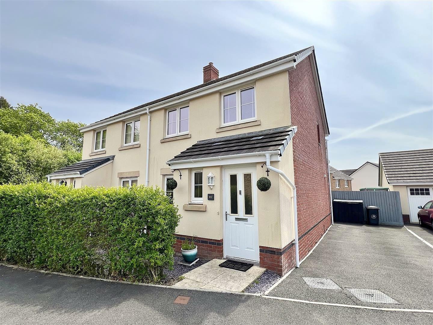 Clos Yr Eryr, Bridgend County Borough, CF35 6HF
